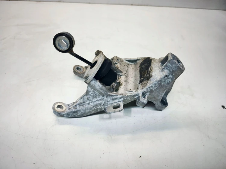 MOCOWANIE ŁAPA SILNIKA PRAWA AUDI A4 B9 A5 8W 2.0 TDI 4M0199308BQ