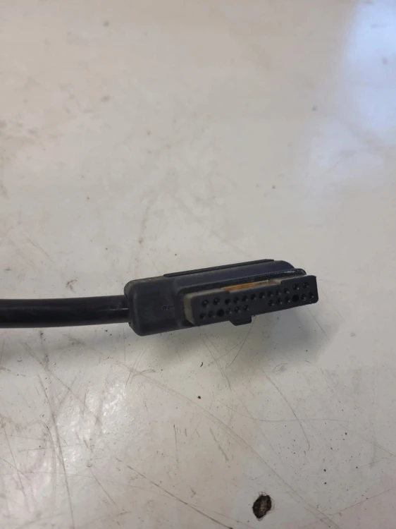 ORYGINALNY KABEL ADAPTER MMI AUDI A6 C6 LIFT 4F0