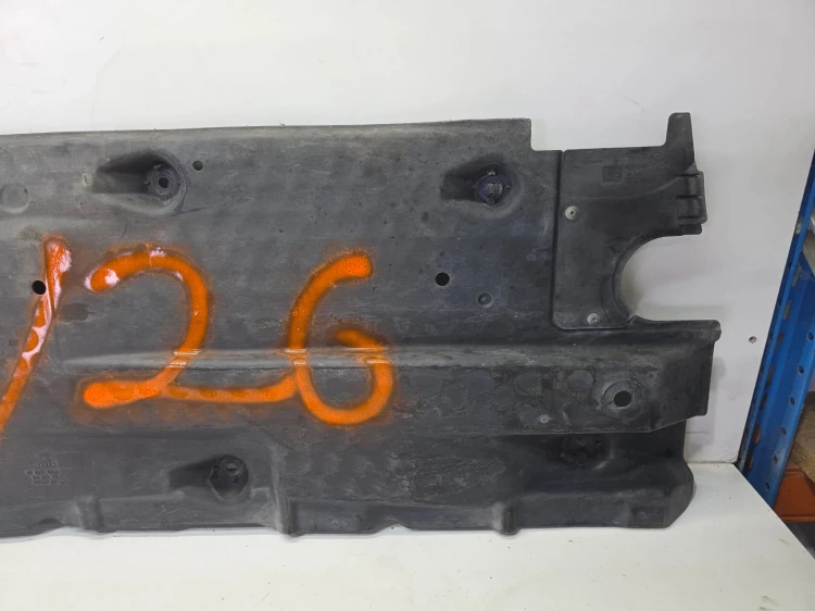 OSŁONA PŁYTA PODWOZIA PRAWA AUDI A3 8P 1K0825212