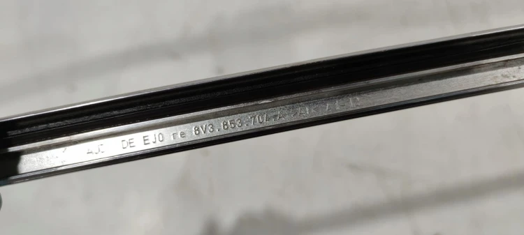 LISTWA KAROSERYJNA SZYBY CHROM PRAWA AUDI A3 8V 8V3853704A