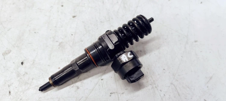 POMPOWTRYSKIWACZ AUDI VW 1.9 TDI 038130073AC
