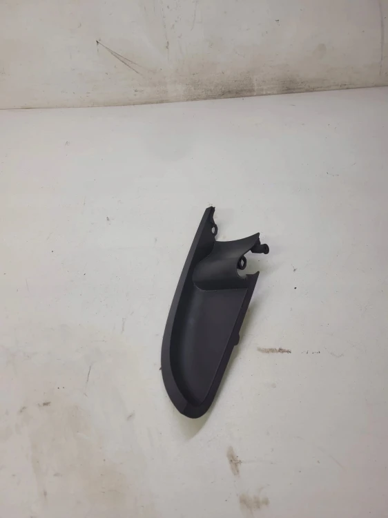 ZAŚLEPKA PRAWA PODŁOKIETNIKA AUDI A3 8P 8P3959558
