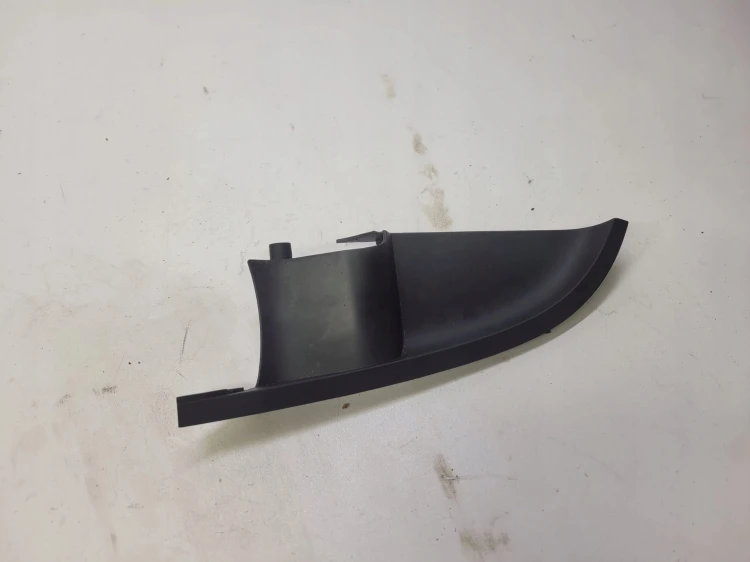 ZAŚLEPKA PRAWA PODŁOKIETNIKA AUDI A3 8P 8P3959558
