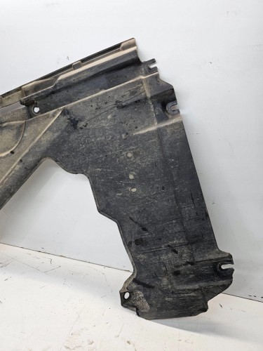 OSŁONA PODWOZIA PRAWY TYŁ AUDI A4 B9 8W0825216E