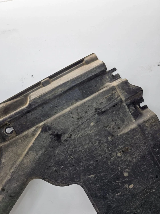 OSŁONA PODWOZIA PRAWY TYŁ AUDI A4 B9 8W0825216E