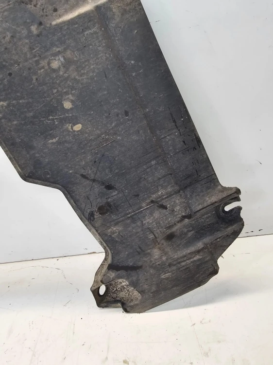 OSŁONA PODWOZIA PRAWY TYŁ AUDI A4 B9 8W0825216E
