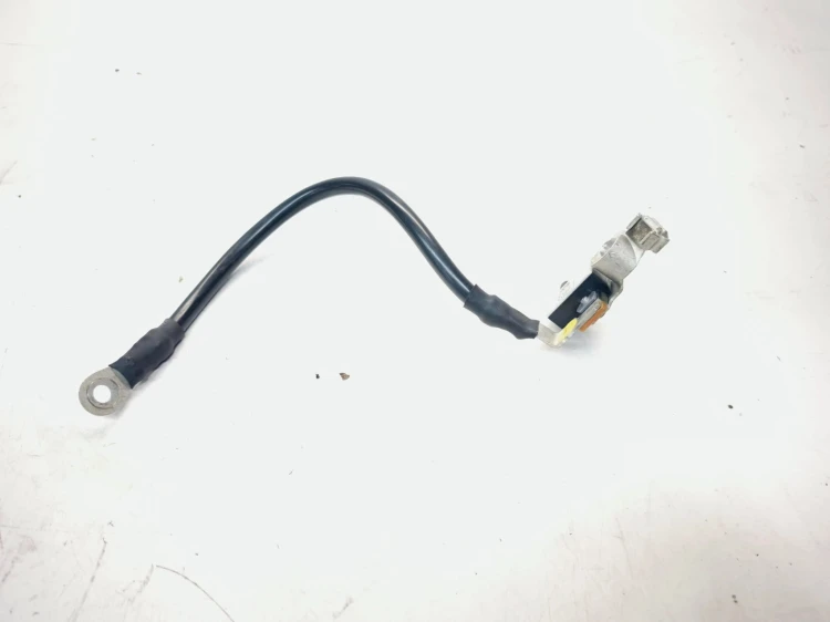 KLEMA MINUSOWA AUDI VOLKSWAGEN SEAT SKODA 8S0915181C
