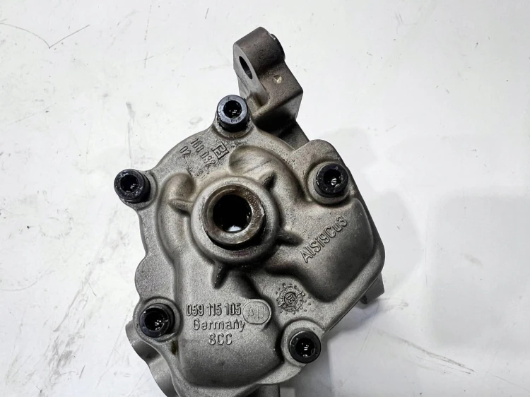 POMPA OLEJU AUDI A6 C6 2.7 TDI BPP 3.0 TDI 059115105AD