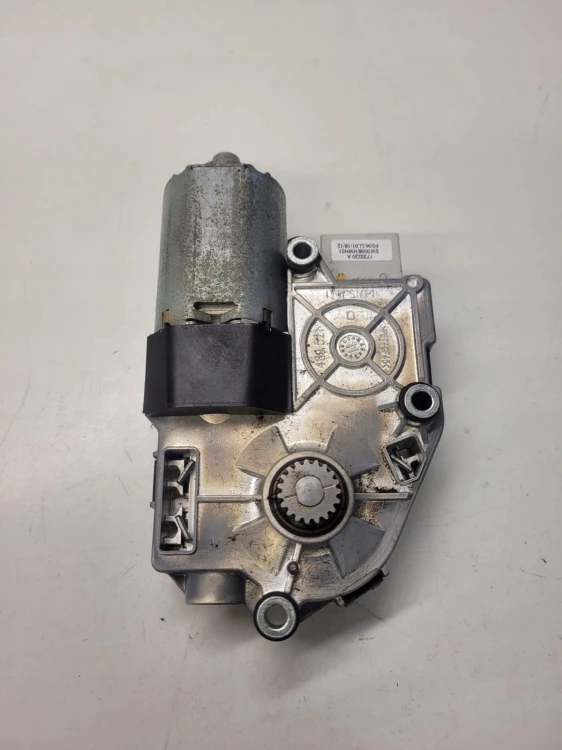 SILNICZEK SZYBERDACHU AUDI A6 C7 A7 4G8959591