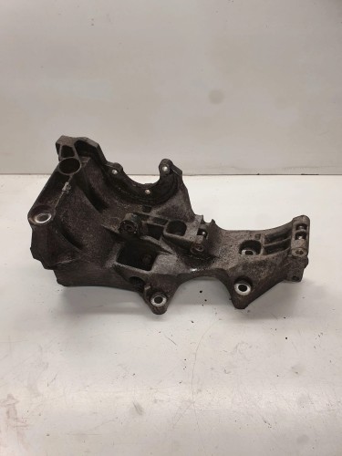 ŁAPA ALTERNATORA AUDI A4 A6 VW 03G903143D 2.0TDI