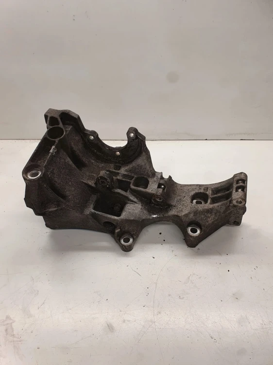 ŁAPA ALTERNATORA AUDI A4 A6 VW 03G903143D 2.0TDI