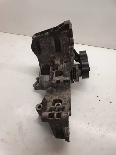 ŁAPA ALTERNATORA AUDI A4 A6 VW 03G903143D 2.0TDI