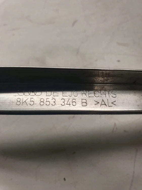 LISTWA CHROMOWA SZYBY PRAWA AUDI A4 B8 8K0853346B