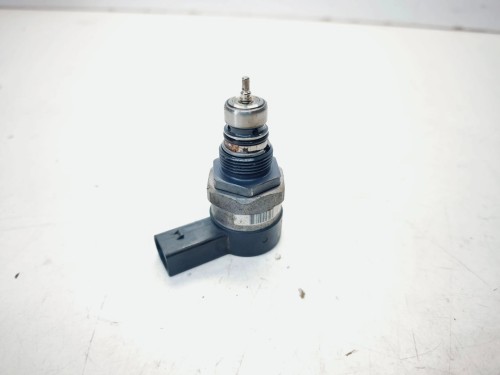 ZAWÓR CIŚNIENIA PALIWA AUDI VOLKSWAGEN SEAT SKODA 057130764AB