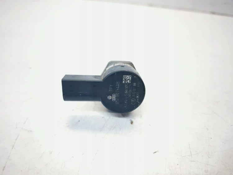 ZAWÓR CIŚNIENIA PALIWA AUDI VOLKSWAGEN SEAT SKODA 057130764AB