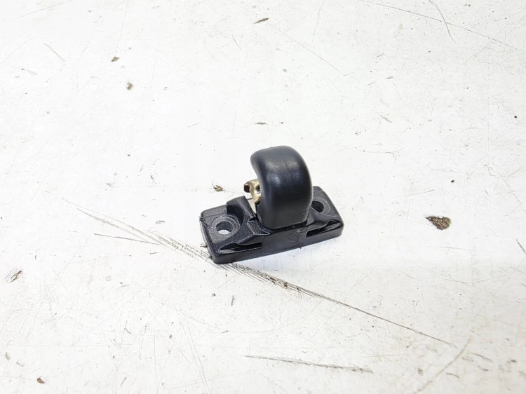 UCHWYT HACZYK OSŁONY SŁONECZKA AUDI A3 8P CABRIO 443857562B