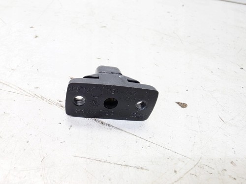 UCHWYT HACZYK OSŁONY SŁONECZKA AUDI A3 8P CABRIO 443857562B