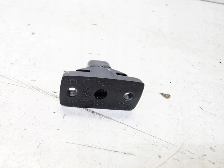 UCHWYT HACZYK OSŁONY SŁONECZKA AUDI A3 8P CABRIO 443857562B