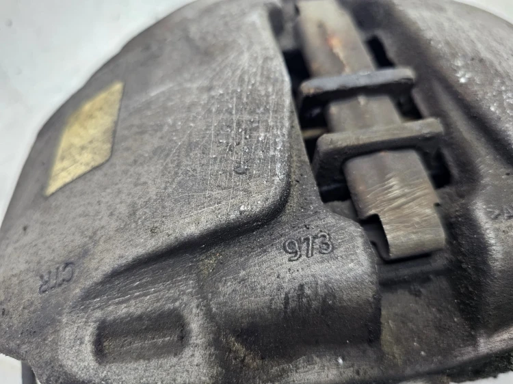 ZACISK HAMULCOWY LEWY PRZÓD AUDI A4 B9 A5 8W 8W05CA 973