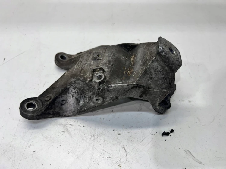 ŁAPA SILNIKA AUDI A4 B8 A5 A6 2.0 TDI 4G0199308AA