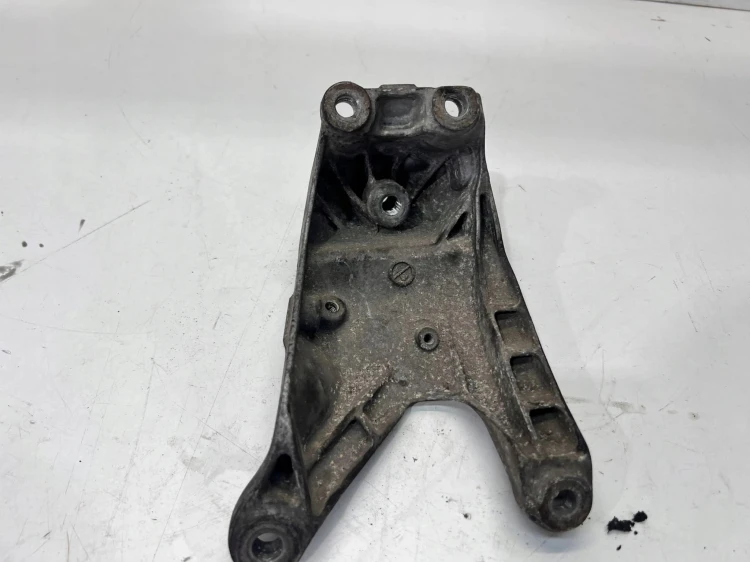 ŁAPA SILNIKA AUDI A4 B8 A5 A6 2.0 TDI 4G0199308AA