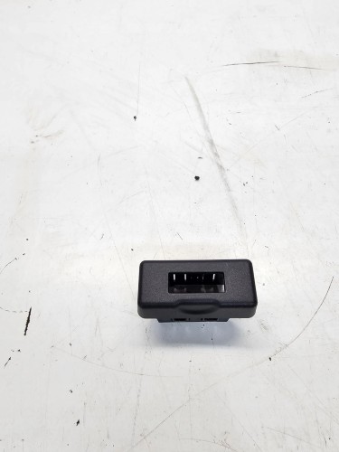 OSŁONA ZAŚLEPKA WTYCZKI MMI AUDI VW SEAT 4F0035909