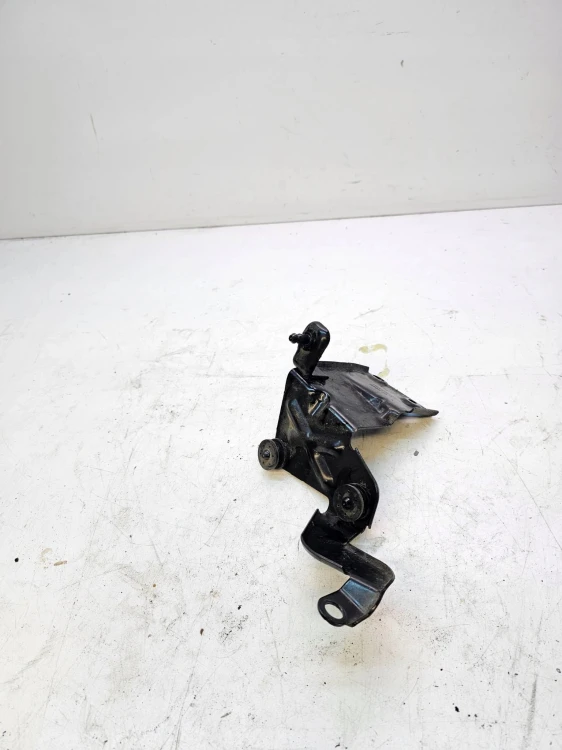 ŁAPA UCHWYT POMPY ABS ESP AUDI A3 8V VW SEAT SKODA 5Q1614235