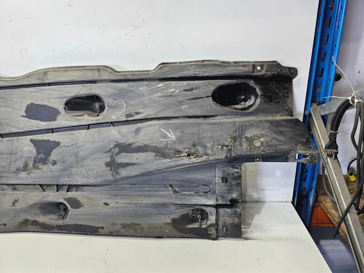 OSŁONA PŁYTA PODWOZIA LEWA DUŻA AUDI A3 8V VOLKSWAGEN SEAT 5Q0825201L 2/26