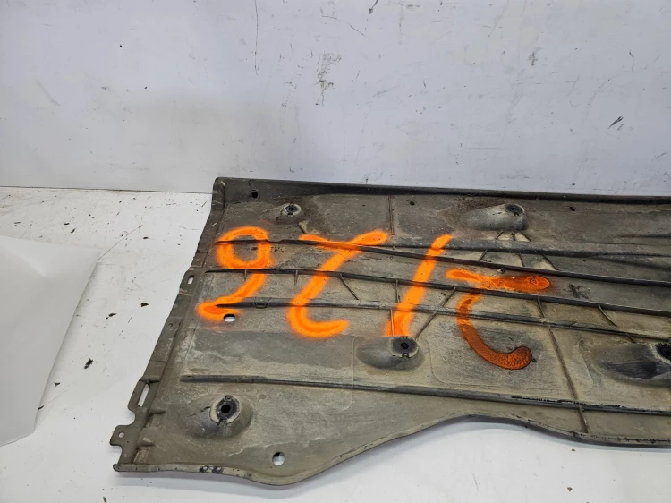 OSŁONA PŁYTA PODWOZIA LEWA DUŻA AUDI A3 8V VOLKSWAGEN SEAT 5Q0825201L 2/26
