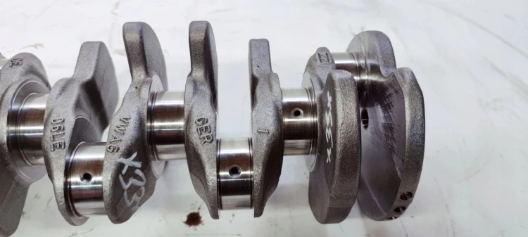 WAŁ KORBOWY AUDI VW SEAT 2.0 TFSI DNF 06LE *33*