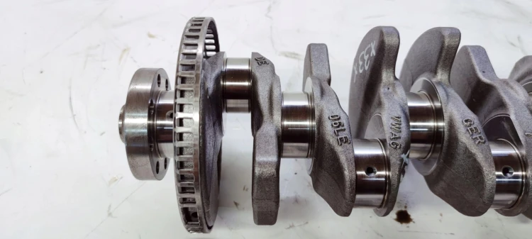WAŁ KORBOWY AUDI VW SEAT 2.0 TFSI DNF 06LE *33*
