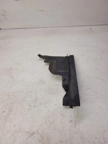 KIEROWNICA POWIETRZA AUDI PRAWA A8 D3 4E0121284K