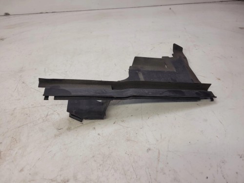 KIEROWNICA POWIETRZA AUDI PRAWA A8 D3 4E0121284K