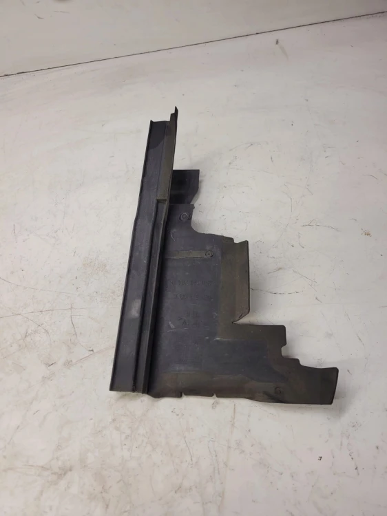 KIEROWNICA POWIETRZA AUDI PRAWA A8 D3 4E0121284K