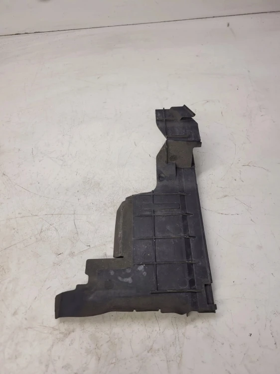 KIEROWNICA POWIETRZA AUDI PRAWA A8 D3 4E0121284K
