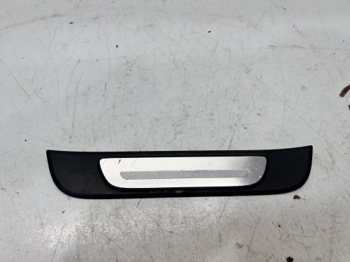 LISTWA PROGOWA PRAWY TYŁ AUDI A3 8V4 SPORTBACK 8V4853558A 1/26