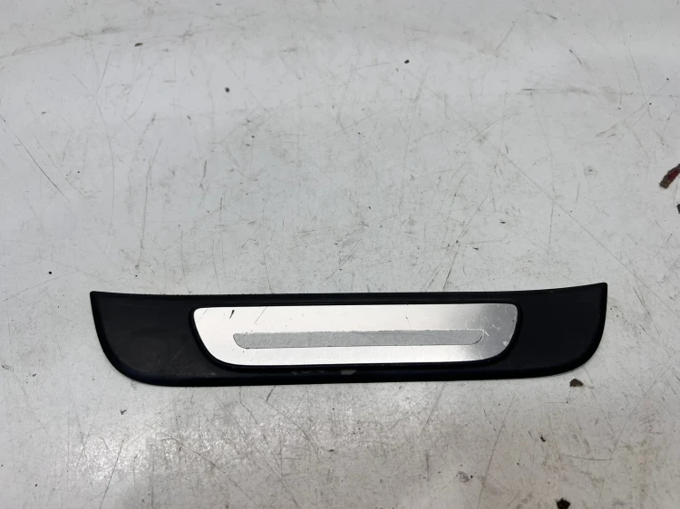 LISTWA PROGOWA PRAWY TYŁ AUDI A3 8V4 SPORTBACK 8V4853558A 1/26
