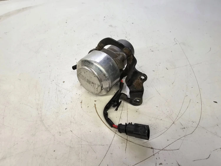POMPA VACUM AUDI Q3 VW SKODA 1.5 TFSI 5Q0612181