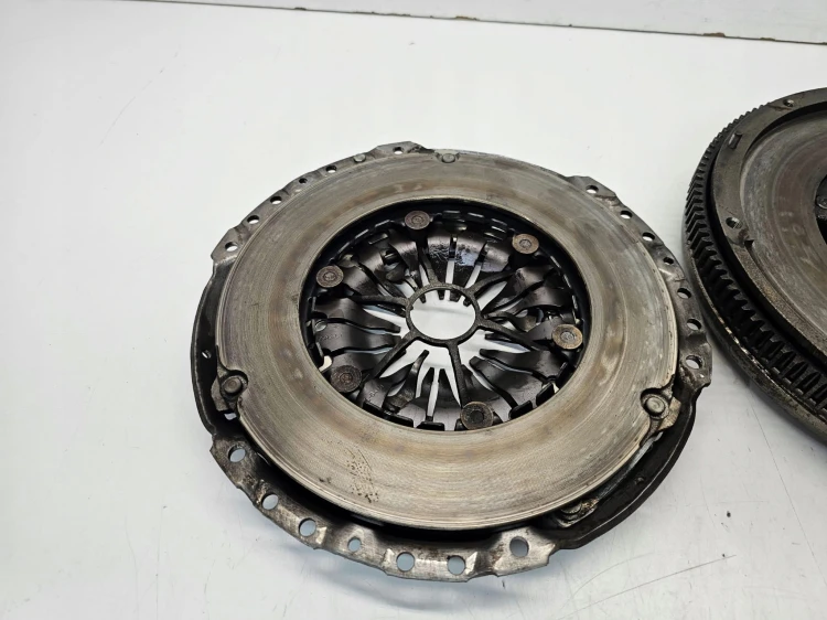 SPRZĘGŁO KOŁO DWUMASOWE DWUMAS AUDI VW SEAT SKODA 2.0 TDI 415058310