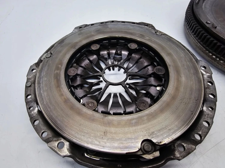 SPRZĘGŁO KOŁO DWUMASOWE DWUMAS AUDI VW SEAT SKODA 2.0 TDI 415058310