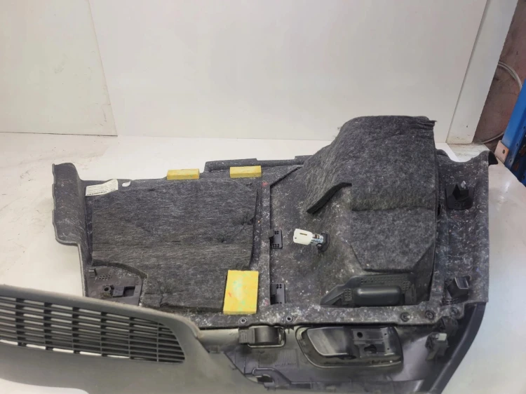BOCZEK BAGAŻNIKA PRAWY AUDI Q5 8R 8R0863880D