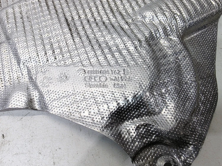 OSŁONA TERMICZNA PODŁUŻNICY PRAWA AUDI A4 B9 A5 2.0 TFSI 8W0804162B
