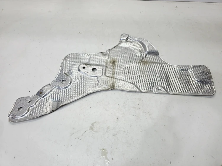 OSŁONA TERMICZNA PODŁUŻNICY PRAWA AUDI A4 B9 A5 2.0 TFSI 8W0804162B