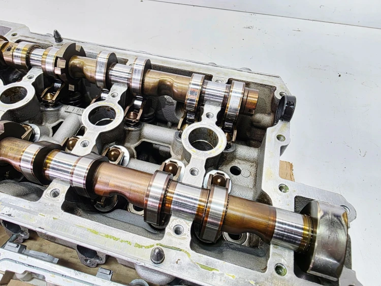 GŁOWICA LEWA KOMPLETNA AUDI A4 B7 A6 C6 3.2 FSI 06E103373E 06E103285D