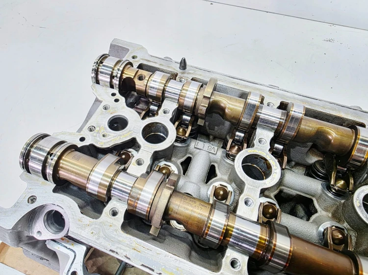 GŁOWICA LEWA KOMPLETNA AUDI A4 B7 A6 C6 3.2 FSI 06E103373E 06E103285D