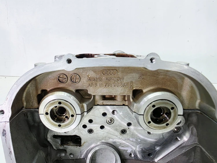 GŁOWICA LEWA KOMPLETNA AUDI A4 B7 A6 C6 3.2 FSI 06E103373E 06E103285D