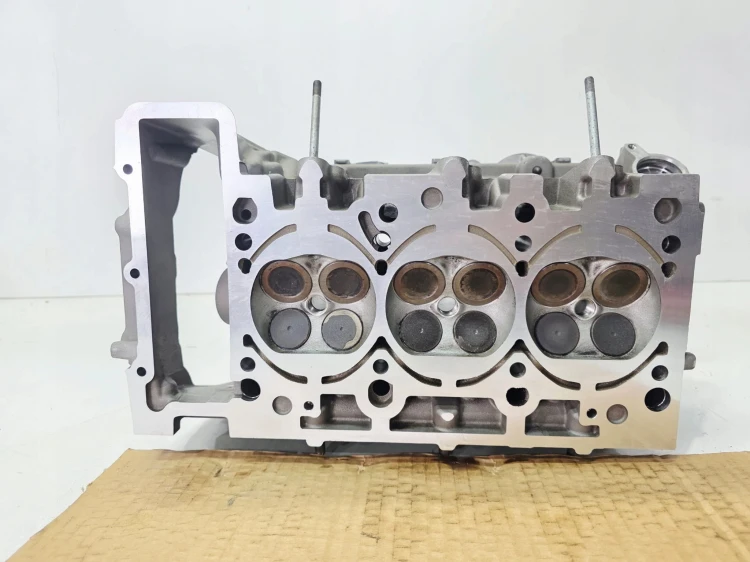GŁOWICA LEWA KOMPLETNA AUDI A4 B7 A6 C6 3.2 FSI 06E103373E 06E103285D