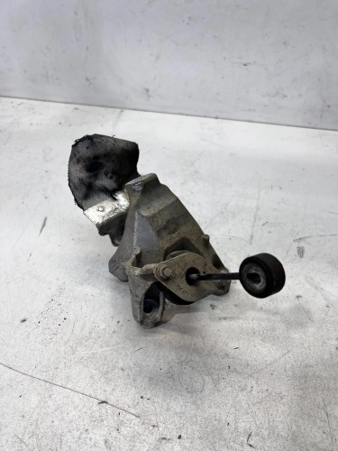 ŁAPA SILNIKA LEWA AUDI Q7 4M A4 B9 A5 4M0199307AF 4M0199869AL
