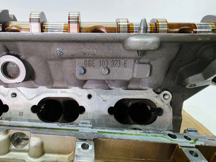 GŁOWICA LEWA KOMPLETNA AUDI A4 B7 A6 C6 3.2 FSI 06E103373E 06E103285D