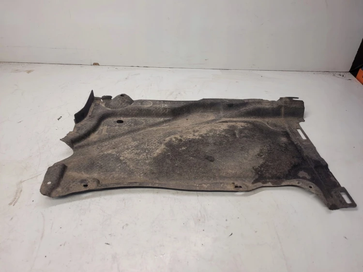 OSŁONA PODWOZIA LEWY TYŁ AUDI A6 C7 4G0825215E *1*